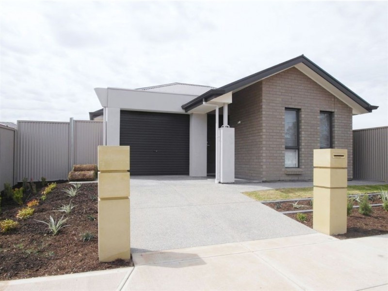 10 Gladstone Road, Mansfield Park SA 5012