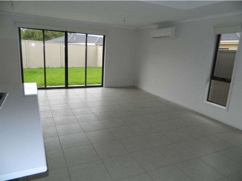 10 Gladstone Road, Mansfield Park SA 5012