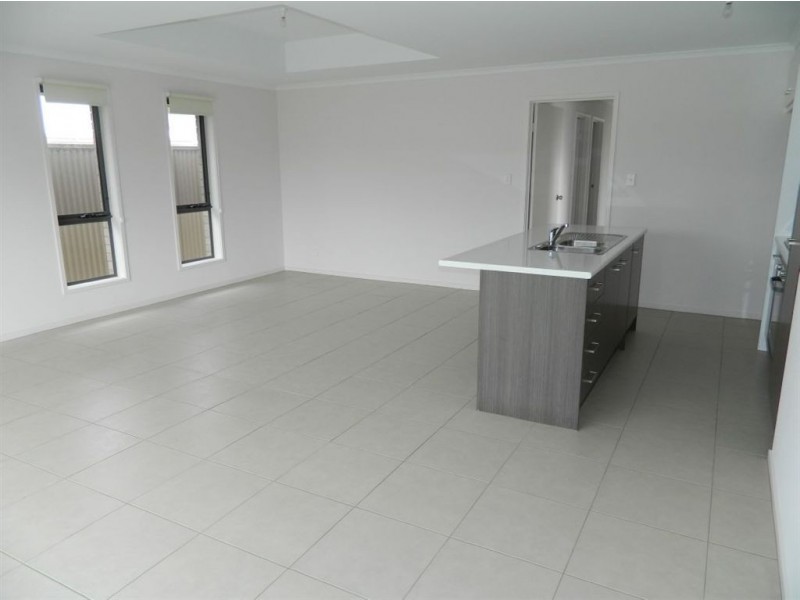 10 Gladstone Road, Mansfield Park SA 5012