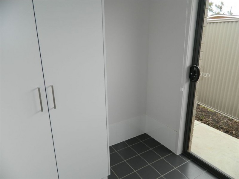10 Gladstone Road, Mansfield Park SA 5012