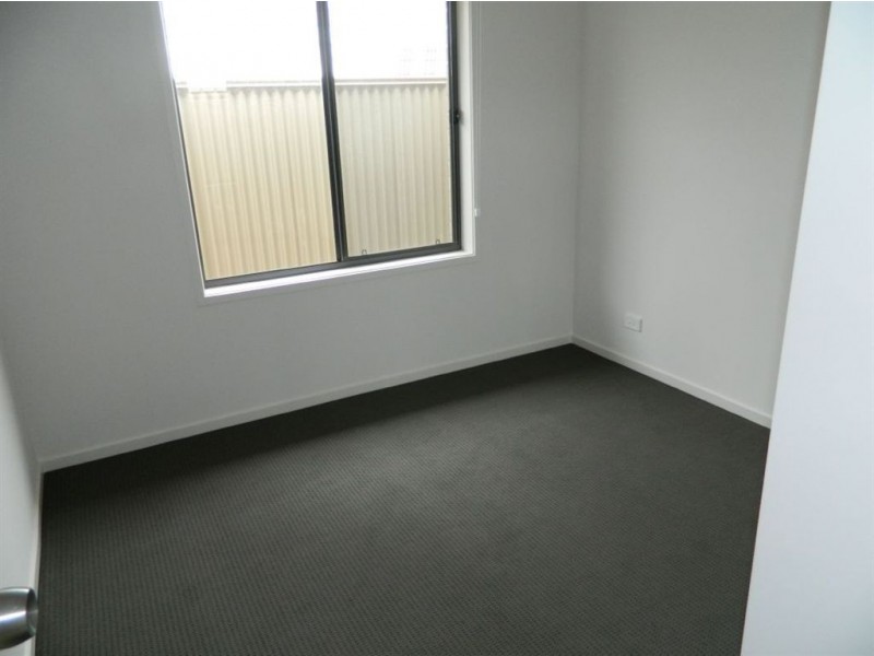 10 Gladstone Road, Mansfield Park SA 5012