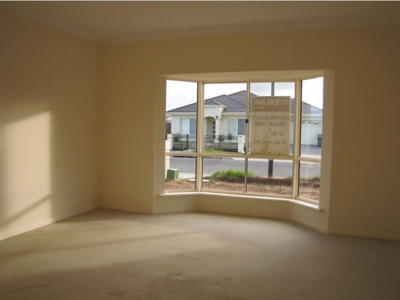 12 Heinrich Street, Mansfield Park SA 5012