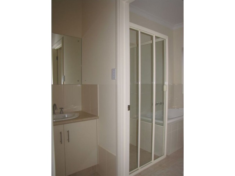 12 Heinrich Street, Mansfield Park SA 5012