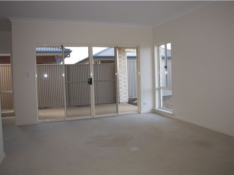 12 Heinrich Street, Mansfield Park SA 5012