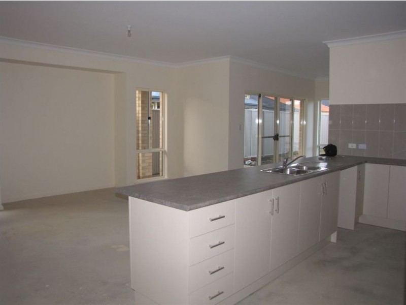 12 Heinrich Street, Mansfield Park SA 5012