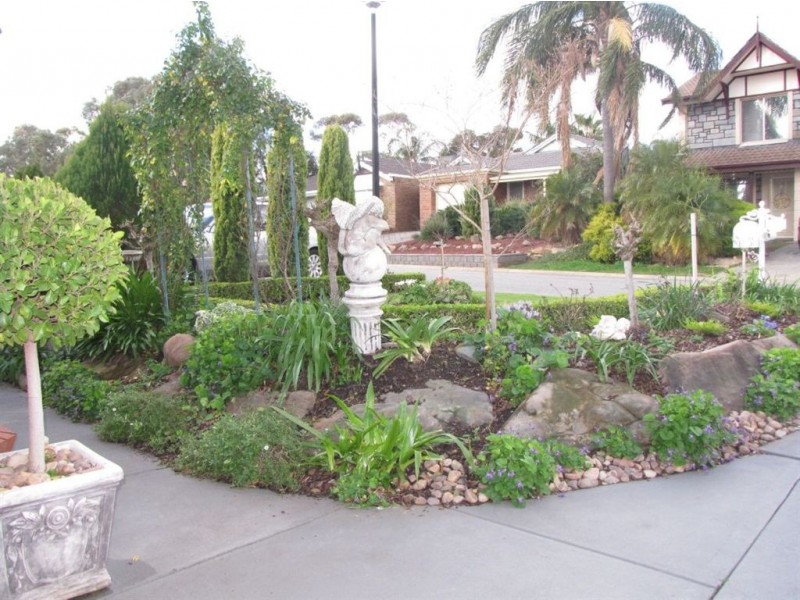 8 Chesterfield Walk, Hillbank SA 5112