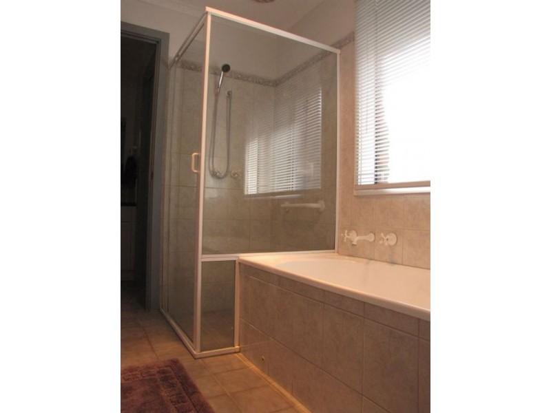 8 Chesterfield Walk, Hillbank SA 5112