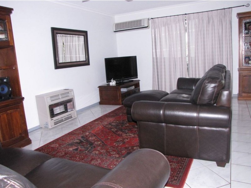 8 Chesterfield Walk, Hillbank SA 5112