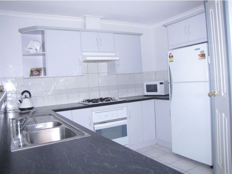 8 Chesterfield Walk, Hillbank SA 5112