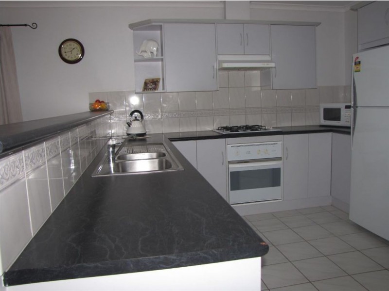 8 Chesterfield Walk, Hillbank SA 5112