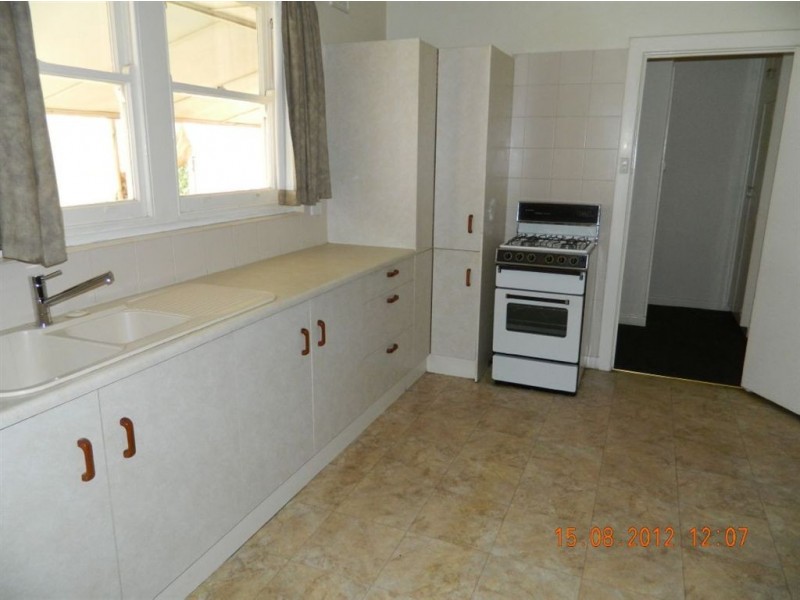 28 Poole Ave, Woodville South SA 5011