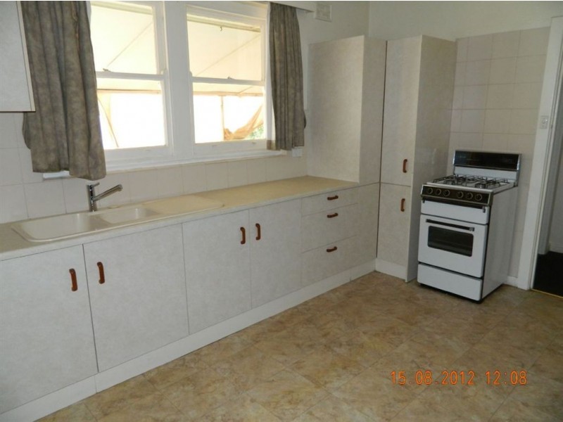 28 Poole Ave, Woodville South SA 5011