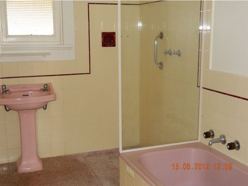 28 Poole Ave, Woodville South SA 5011