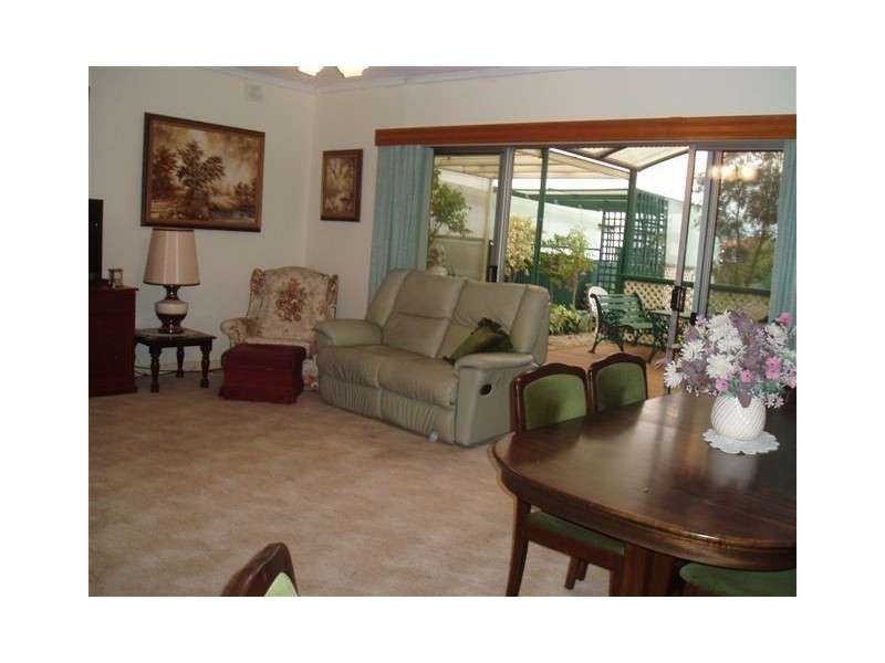 317 Wright Road, Valley View SA 5093