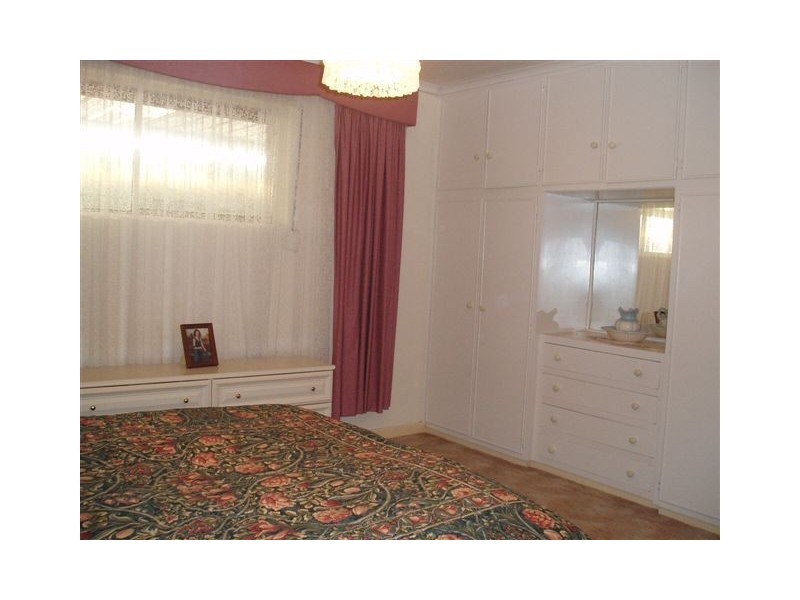 317 Wright Road, Valley View SA 5093