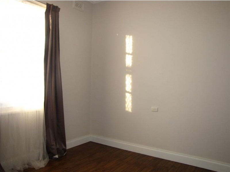 24 Tulloch Ave, Pennington SA 5013