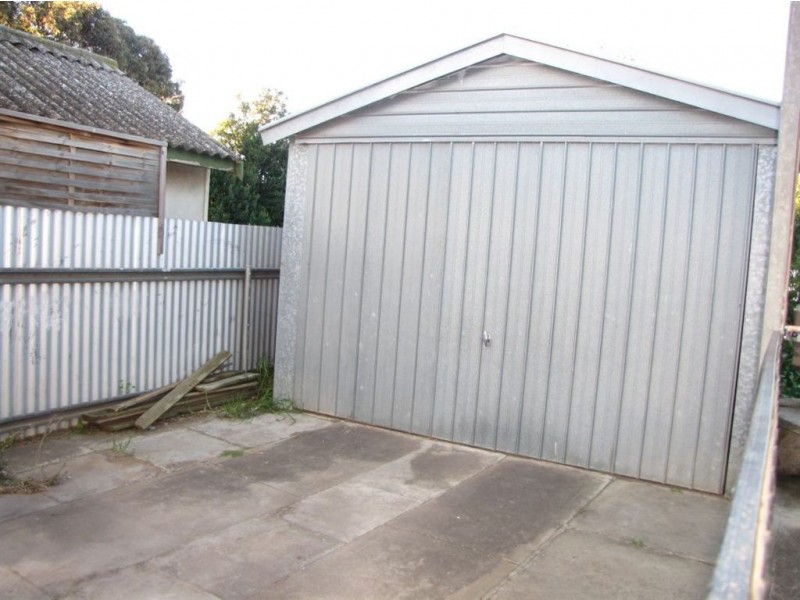 24 Tulloch Ave, Pennington SA 5013