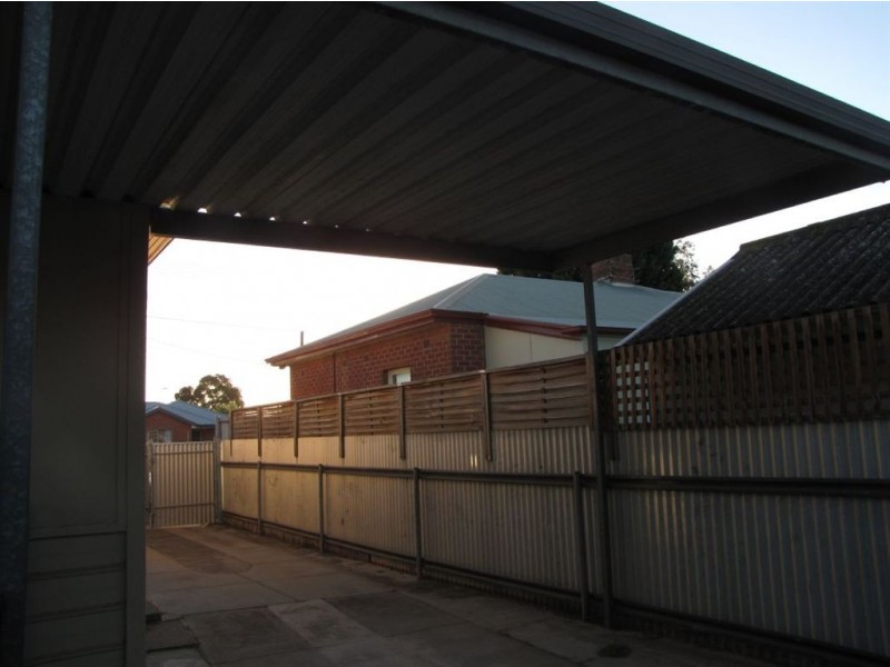 24 Tulloch Ave, Pennington SA 5013