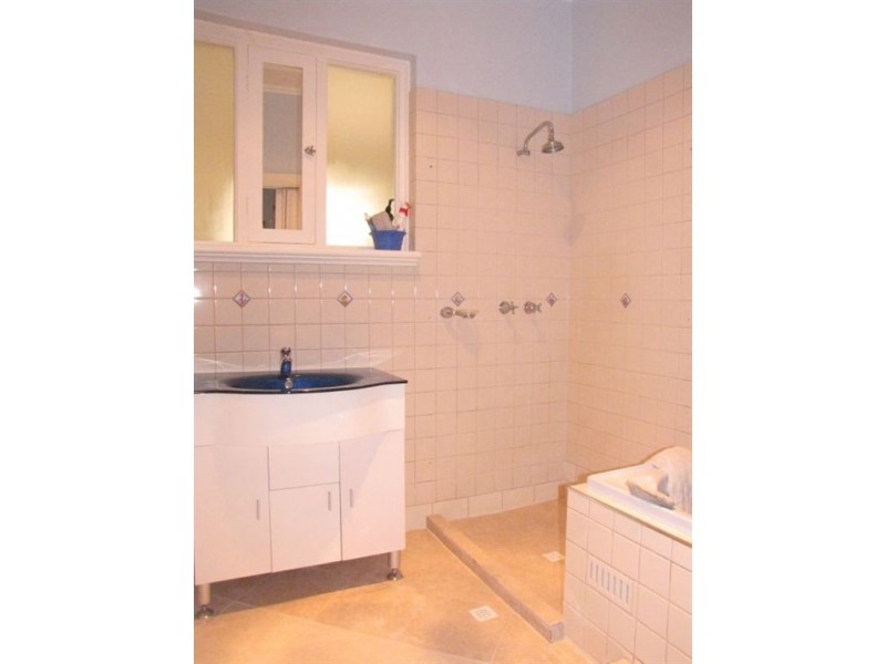 36 Danvers Grove, Woodville Gardens SA 5012