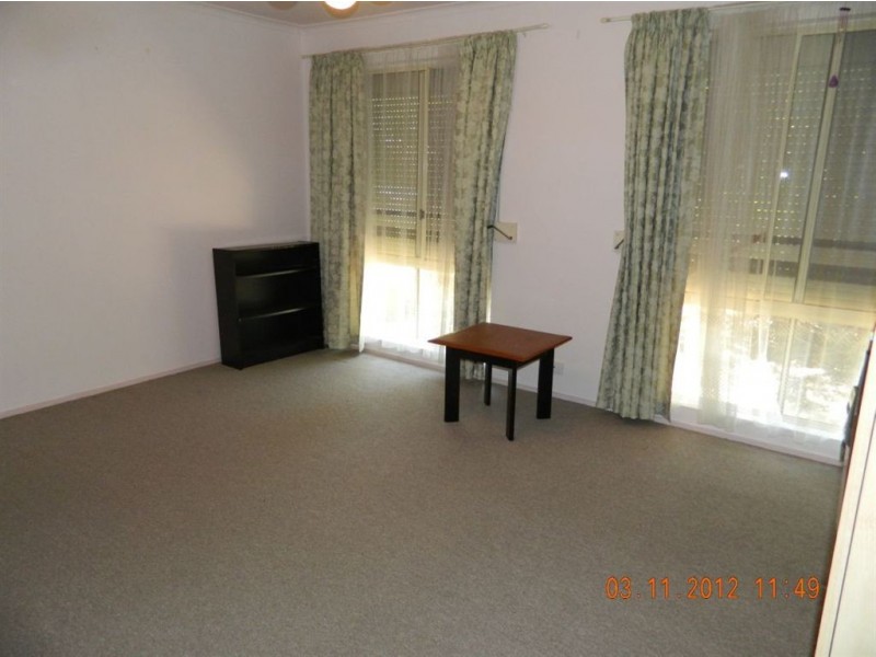 12 Alderman Avenue, Pennington SA 5013