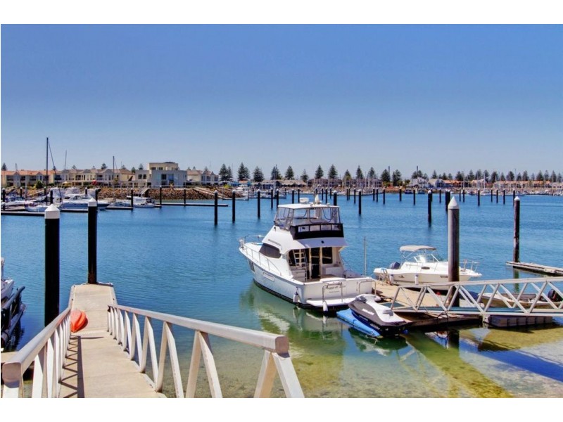 17A Gulf Point Drive, North Haven SA 5018