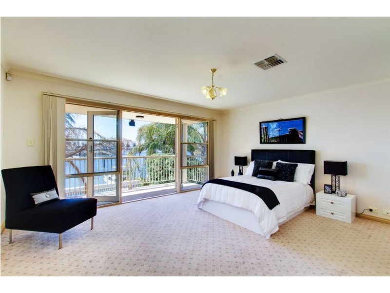 17A Gulf Point Drive, North Haven SA 5018