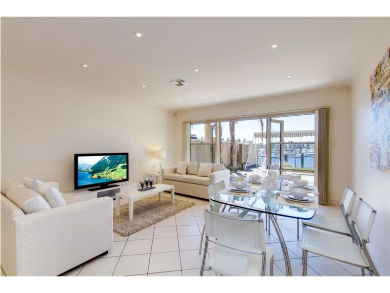 17A Gulf Point Drive, North Haven SA 5018