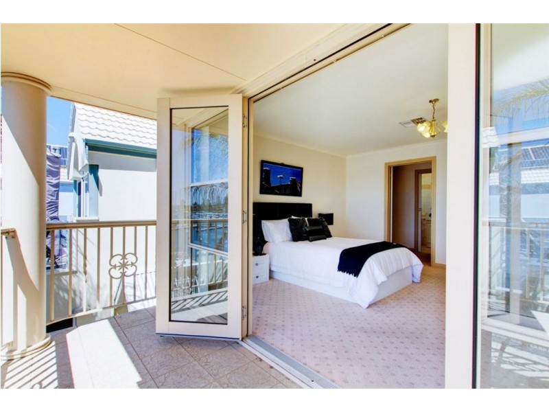 17A Gulf Point Drive, North Haven SA 5018