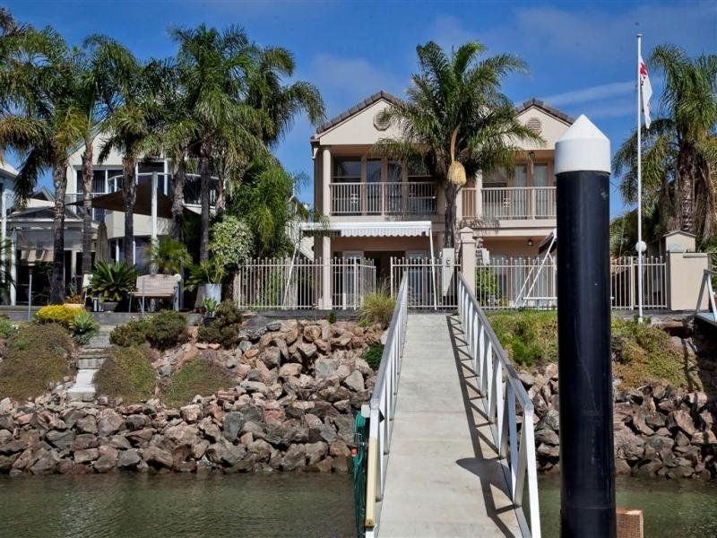 17A Gulf Point Drive, North Haven SA 5018