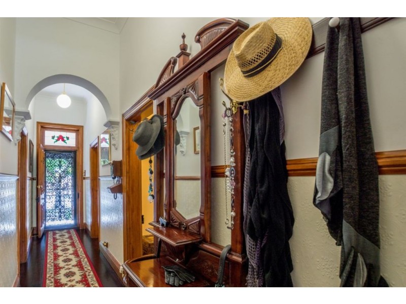 32 Hughes Street, Birkenhead SA 5015