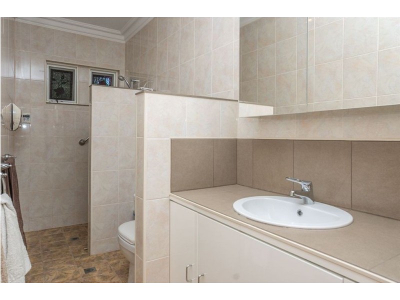 32 Hughes Street, Birkenhead SA 5015