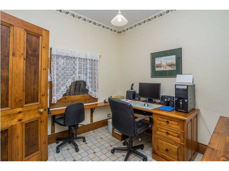 32 Hughes Street, Birkenhead SA 5015