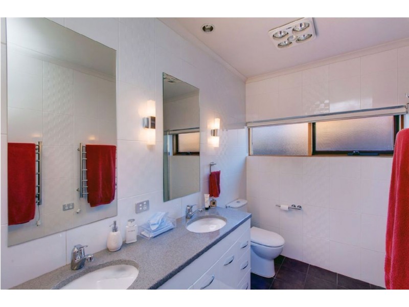 10 Capri Close, West Lakes SA 5021