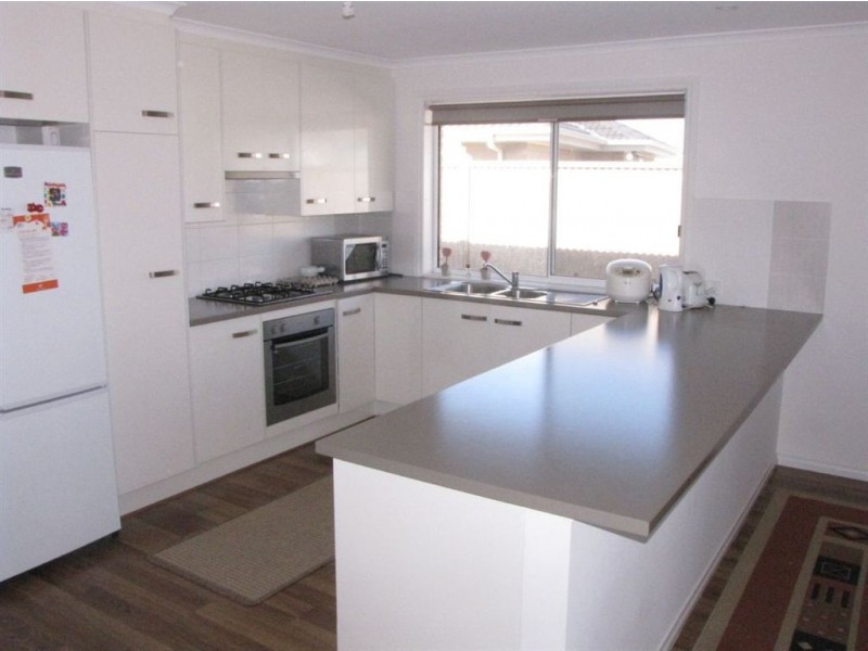 23 Gladstone Crescent, Mansfield Park SA 5012