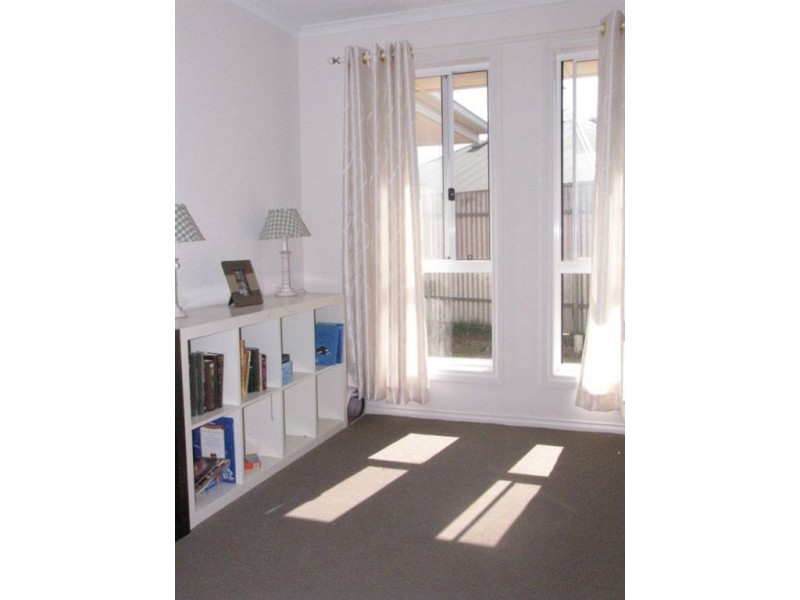 23 Gladstone Crescent, Mansfield Park SA 5012