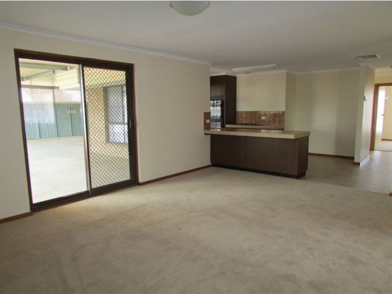 7 Jurs Avenue, North Haven SA 5018