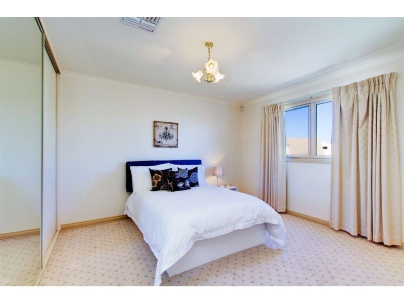 17A Gulf Point Drive, North Haven SA 5018