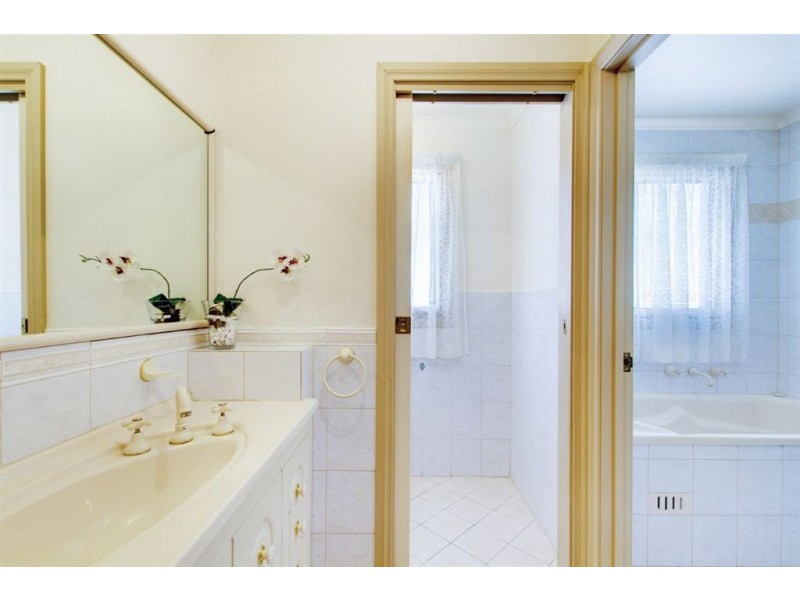 17A Gulf Point Drive, North Haven SA 5018