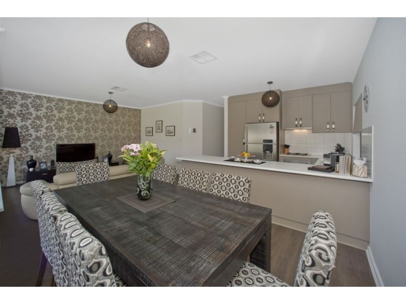 4 Central Court (off Haddington Cres), Mansfield Park SA 5012