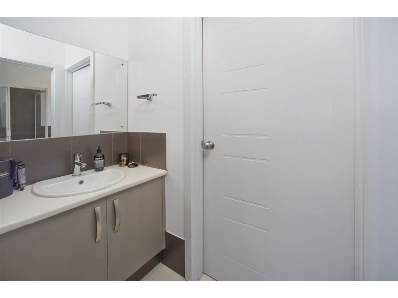 4 Central Court (off Haddington Cres), Mansfield Park SA 5012