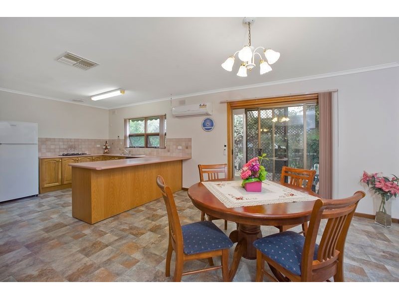 19 Nambour Crescent, West Lakes Shore SA 5020