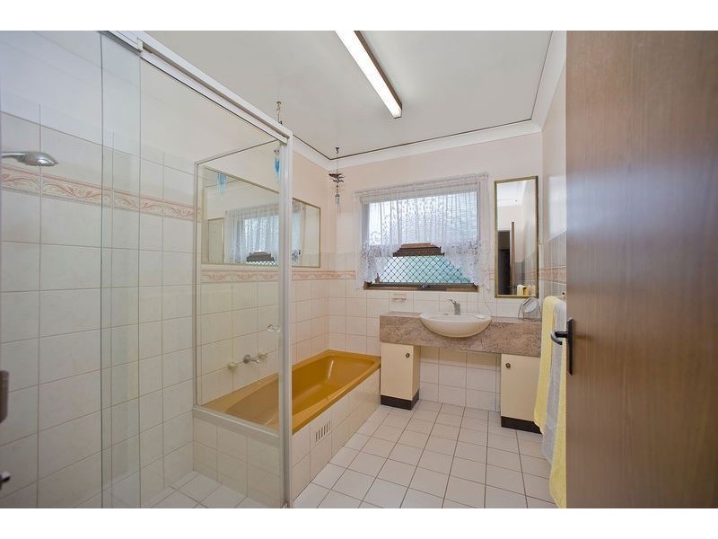 19 Nambour Crescent, West Lakes Shore SA 5020