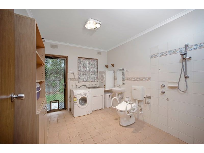 19 Nambour Crescent, West Lakes Shore SA 5020