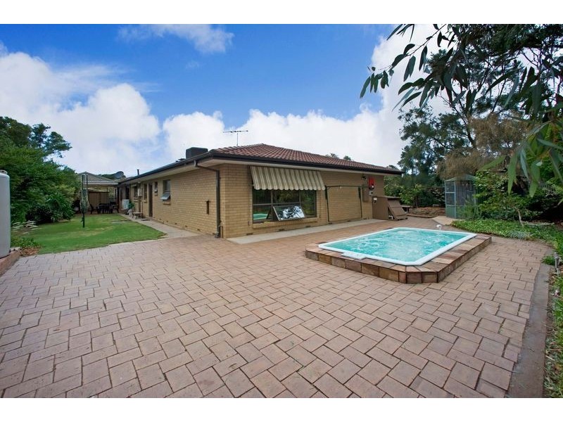 19 Nambour Crescent, West Lakes Shore SA 5020