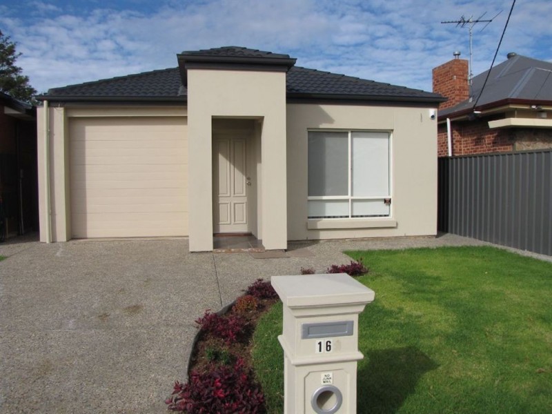 16 Martins Road, Seaton SA 5023