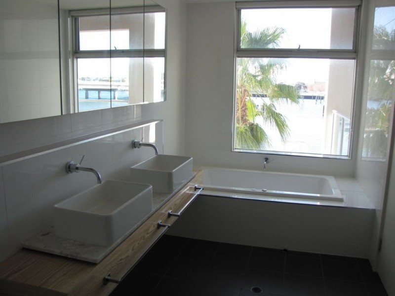 16 Tarni Court, New Port SA 5015