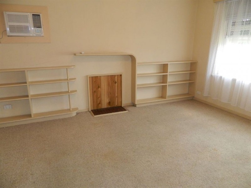 15 Russ Ave, Seaton SA 5023