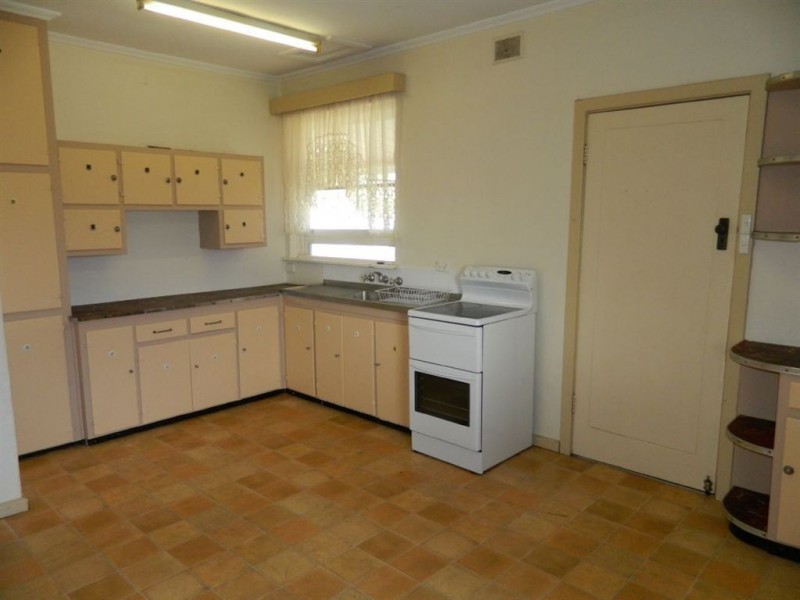 15 Russ Ave, Seaton SA 5023