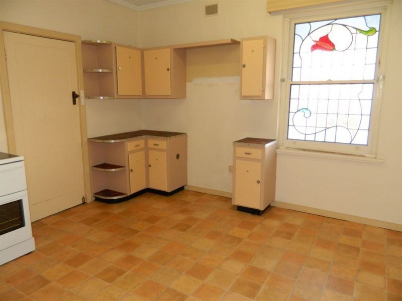 15 Russ Ave, Seaton SA 5023