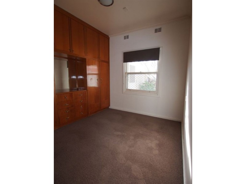 8 Fourth Avenue, Woodville Gardens SA 5012